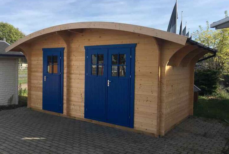 Wie pflegt man ein Gartenhaus aus Holz, damit es viele Jahre lang hält?